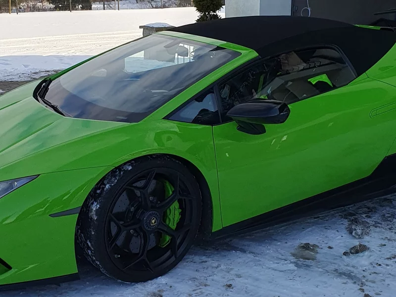 Skarbówka sprzedaje auta za ćwierć ceny. Okazja na tani zakup samochodu