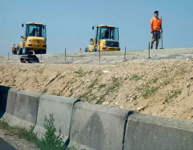 Miniatura: GDDKiA poszerzy „wąskie gardło” na A2....