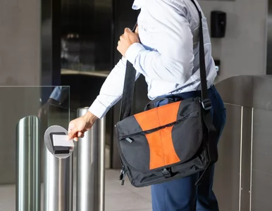 Miniatura: Nowa norma na rynku pracy. Firmy zmieniają...