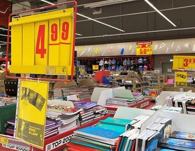 Miniatura: Koszmarnie droga wyprawka szkolna. Zeszyty...