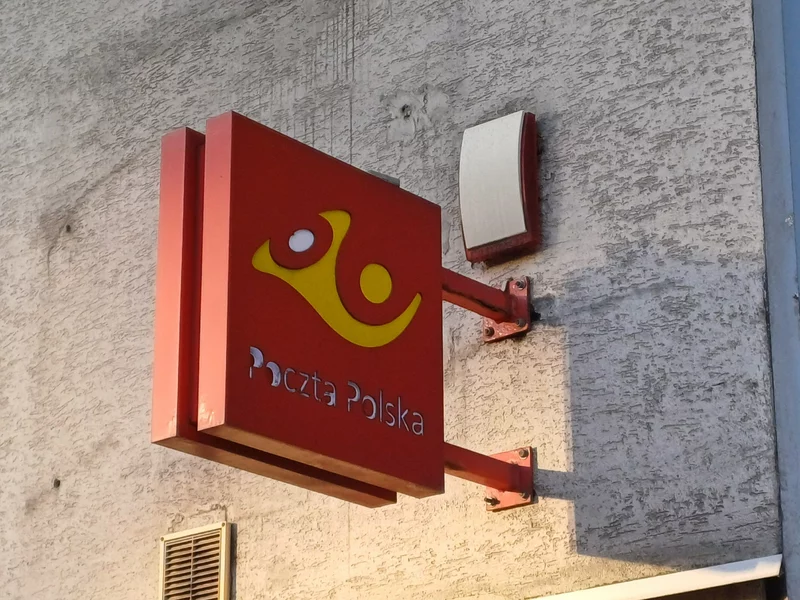 Prawie 9 zł za diesla. Poczta Polska wypłaci dodatek paliwowy