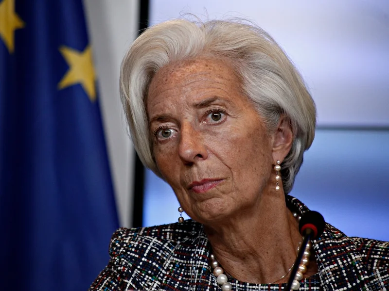 Odchodzi przed końcem kadencji. W tle miliardy euro i polityczne interesy