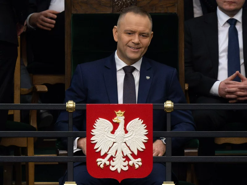 Fitch bije na alarm po wecie SAFE. Wskazuje na poważne ryzyko dla Polski