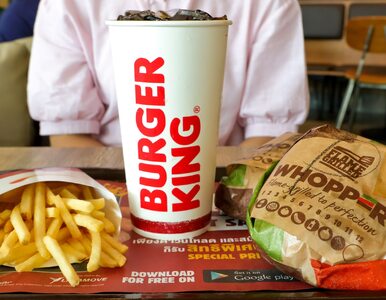Miniatura: Trwa grillowanie Burger Kinga. Firma...
