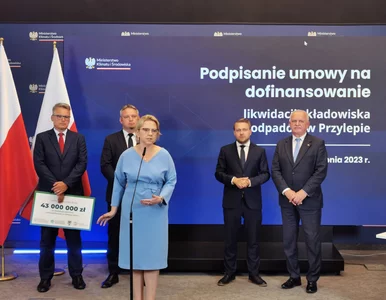 Miniatura: Nielegalne składowisko śmieci. Podpisano...