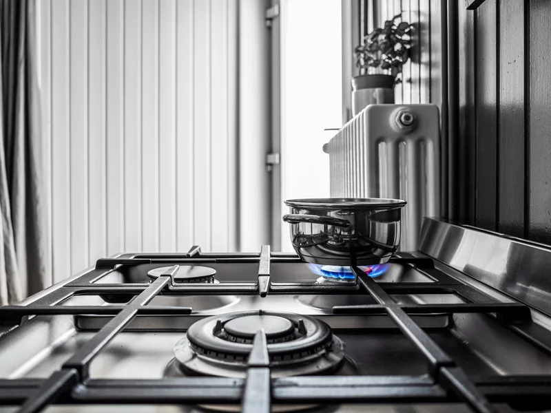 Gaz leci w dół, rachunki też? Ekspert zdradza możliwe stawki