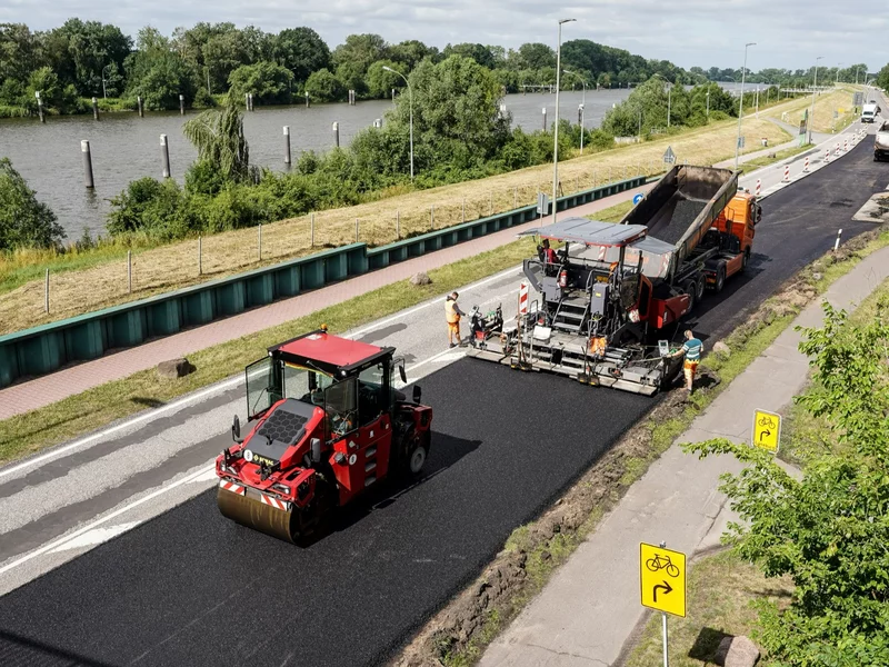 Niemcy testują na drodze zupełnie nowy asfalt. Inaczej niskotemperaturowy