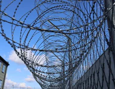 Miniatura: Pilnie szukają pracowników do więzień....