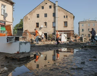 Miniatura: Chcą dorobić się na powodzi. UOKiK grozi...