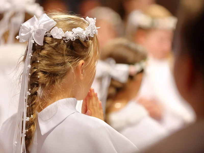 Tyle Polacy wrzucają do „koperty” na komunię. Spory rozstrzał