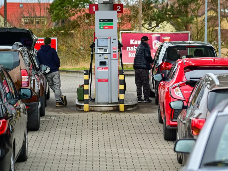 KSeF czujnie kontroluje ceny paliw. Jak typuje stacje do kontroli?