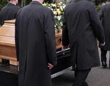 Najwięcej zgonów od II wojny światowej, ale branża pogrzebowa nie liczy...
