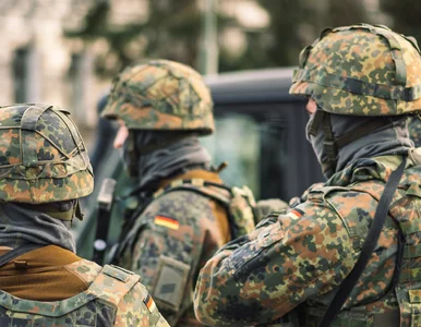 Miniatura: Tysiące osób nie chcą iść do wojska. Padł...
