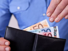 Miniatura: Euro w dół, dolar w górę. Kursy walut 19...