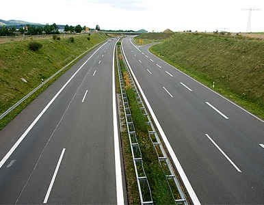 Miniatura: Drogi z betonu są tańsze w utrzymaniu....