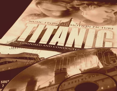 Miniatura: Na tych drzwiach leżał w „Titanicu” sam...