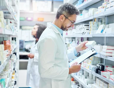 Miniatura: Ile zarabiają farmaceuci w Polsce? Spory...