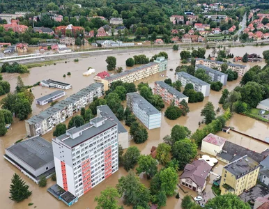 Miniatura: Powódź usprawiedliwia nieobecność w pracy?...