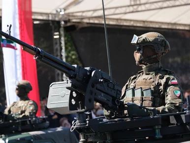 Miniatura: Polska zbroi się na&nbsp;potęgę,...