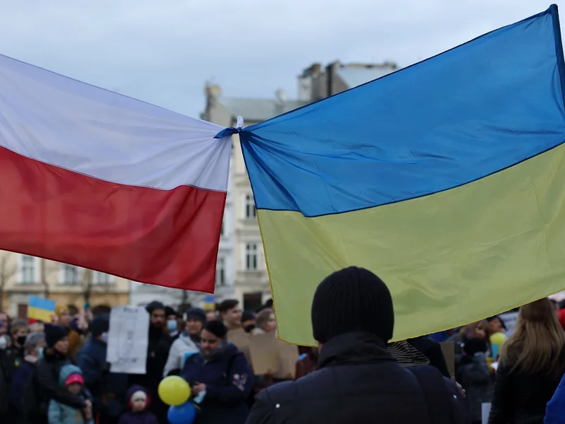 Dopłata do minimalnej emerytury dla Ukraińców. Konfederacja chce zmian