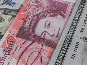Miniatura: Złoty ma kiepski poniedziałek. Funt i...