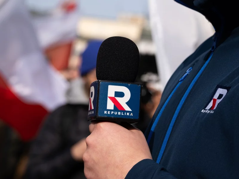 „Dziurawy” bojkot Telewizji Republika. Te marki wykonały woltę