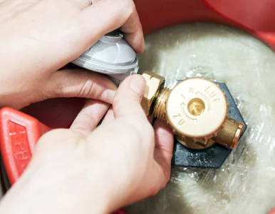 Miniatura: Zakaz w blokach w całej Polsce. Służby...