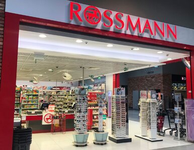 Nowe zasady promocji na kosmetyki do makijażu w drogeriach Rossmann....