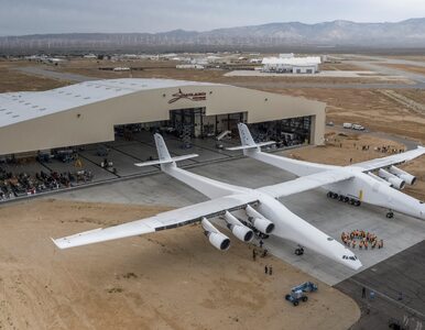 Miniatura: Największy samolot na świecie. Rozpiętość...