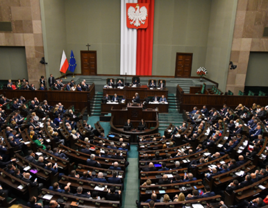 Miniatura: Sejm uchwalił ustawę o 13. emeryturze. Ile...