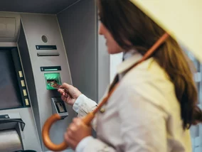 Miniatura: Pieniądze znikają z kont Polaków. Zeszły...