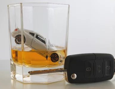 Miniatura: Alkolocki w aucie. Co zmienia się w prawie?