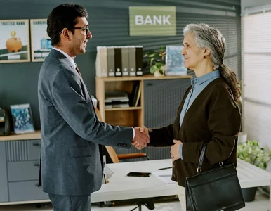 Miniatura: Więcej niż bankowość. Jakie realne...