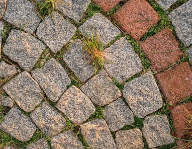 Miniatura: Polacy odchodzą od kostki brukowej. Te...