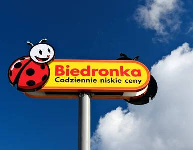 Miniatura: Biedronka wydłuża godziny pracy przed...