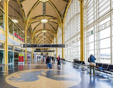 Miniatura: Alarm bombowy na popularnym lotnisku....