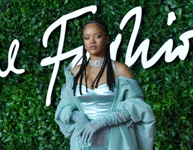 Miniatura: Rihanna przeprasza za użycie islamskich...