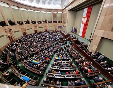 Miniatura: Partie będą musiały ujawniać swoje...