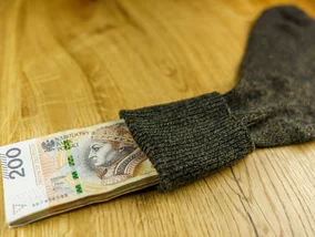 Miniatura: Tylu Polaków trzyma pieniądze w...
