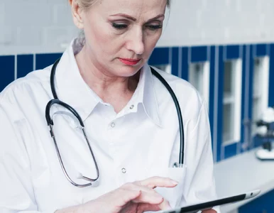 Miniatura: Cięcia w NFZ. Eksperci ostrzegają: „Skutki...