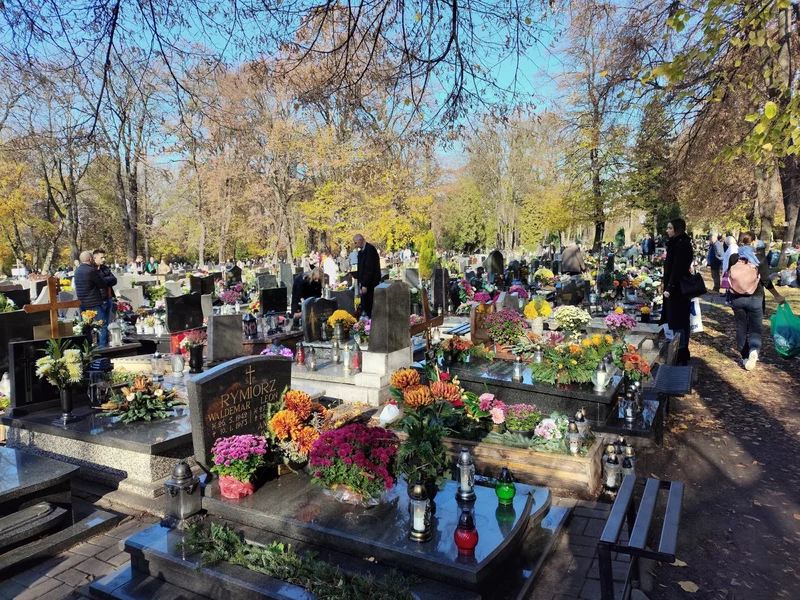 Dodatkowe wolne po Wszystkich Świętych? Przepisy nie pozostawiają wątpliwości