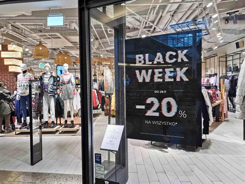 Te osoby najczęściej korzystają z Black Friday. Jest sondaż