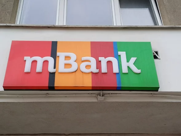 Miniatura: Łapią ludzi na apkę do spotkań. mBank...