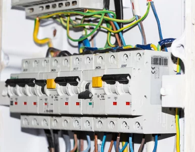 Miniatura: Domowe urządzenia pochłaniają setki kWh...