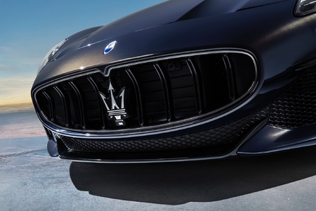 Miniatura: Maserati GranCabrio