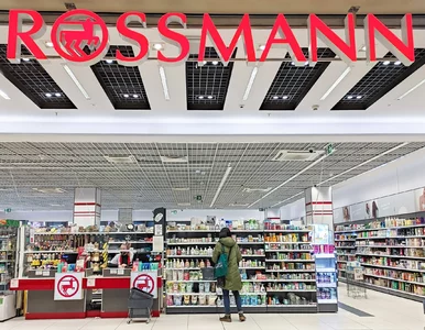 Miniatura: Rossmann przecenił kultowy podkład do...