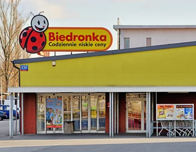 Miniatura: Biedronka i Lidl obniżają ceny tysięcy...