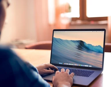 Miniatura: MacBook Pro i Air. Jaki model laptopa...