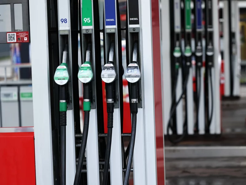 Minister zapowiada spadek cen paliw. Kierowcy mogą odetchnąć już za kilka dni