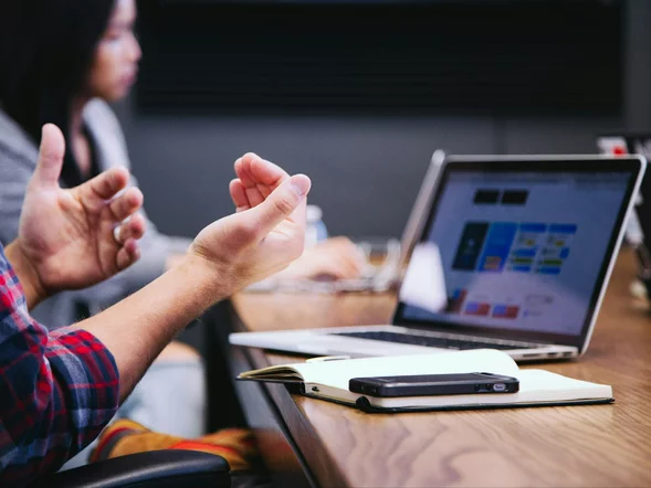 Miniatura: Niewinne przekazy. Przelejesz żonie na...